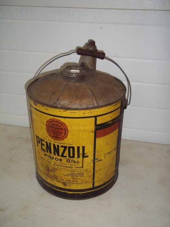 lot 24 image: Vintage Pennzoil 5 gallon can, not full