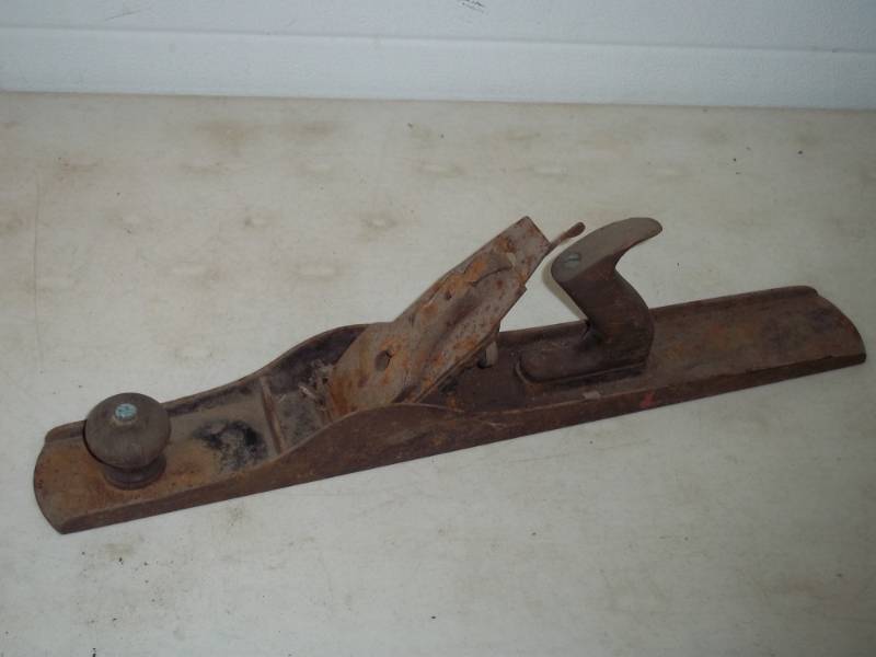 lot 46 image: Vintage wood plane