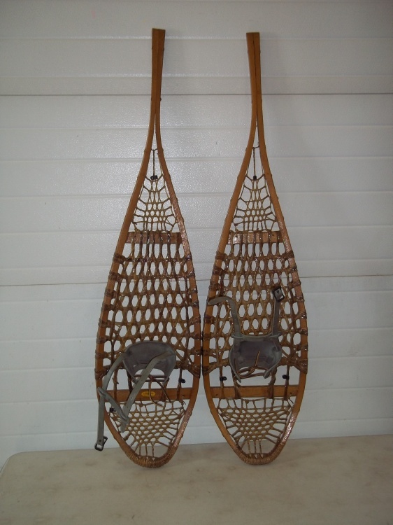 lot 62 image: Pair of snow shoes 48 x 12 made in Canada