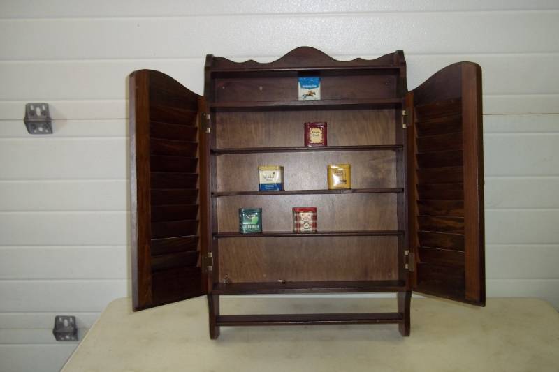 lot 77 image: Wooden Spice Rack with vintage tobacco tins 26 x 18