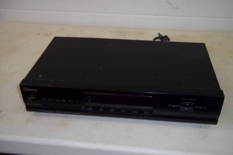 lot 93 image: Scherwood graphic equalizer EQ-3060C
