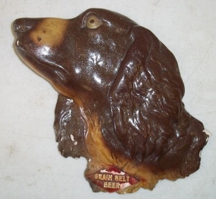 lot 100 image: Rare 1950s Grain Belt Beer chalkware wall display, 10