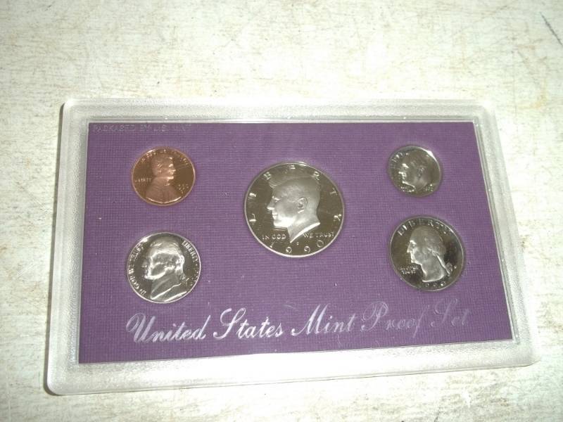 lot 30 image: 1990 United States proof set