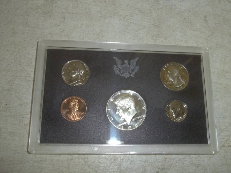lot 37 image: 1969 United States proof set