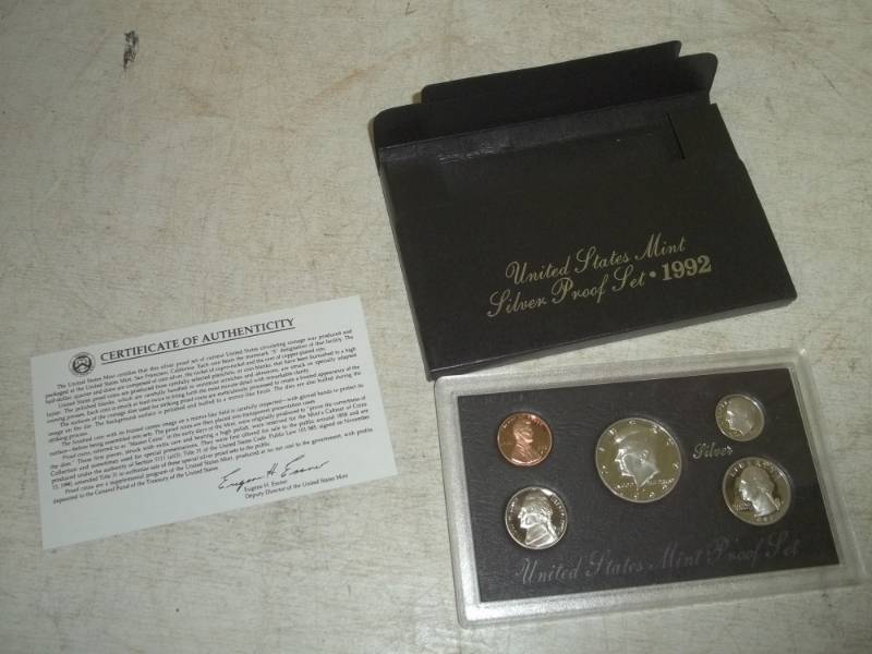 lot 47 image: 1992 United States Silver proof set with certificate of authenticity