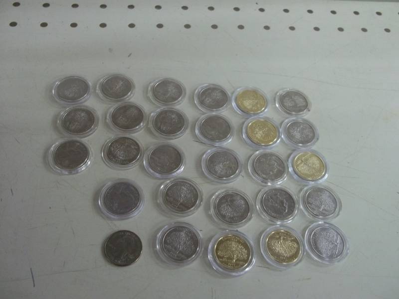 lot 61 image: 28 Connecticut State Quarters