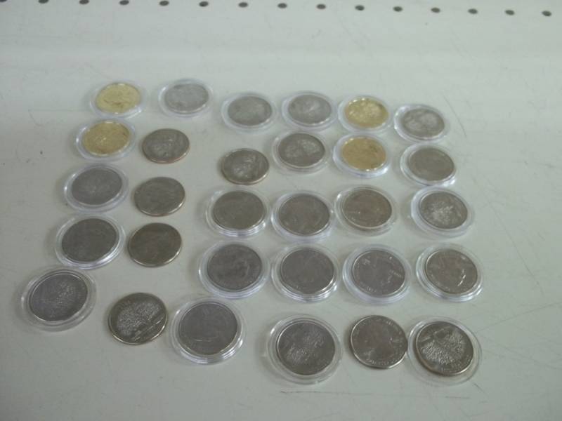 lot 62 image: 30 Connecticut State Quarters