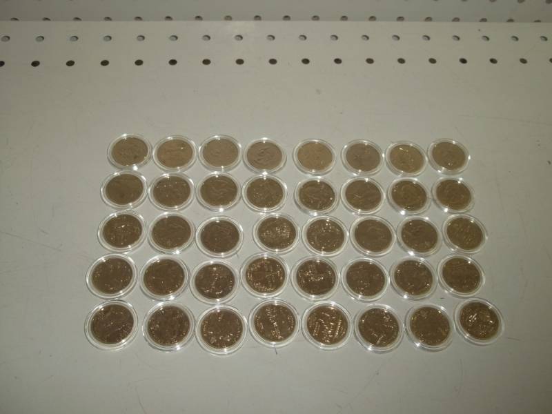 lot 66 image: 40 Assorted State Quarters