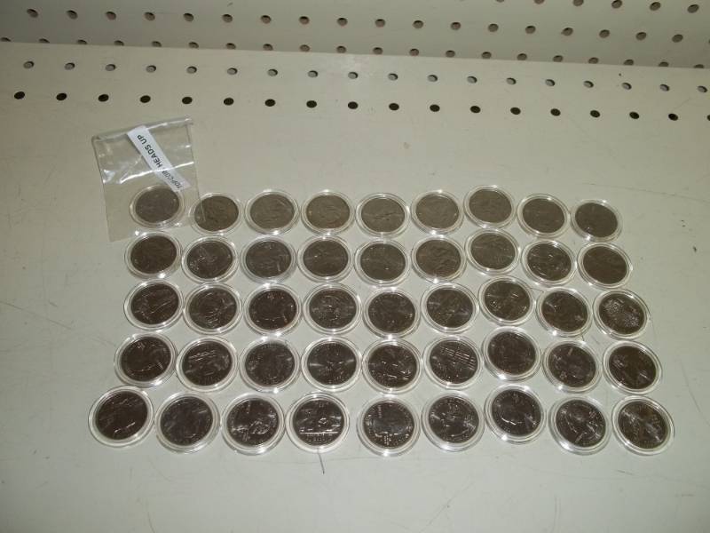 lot 68 image: 45 Assorted State Quarters