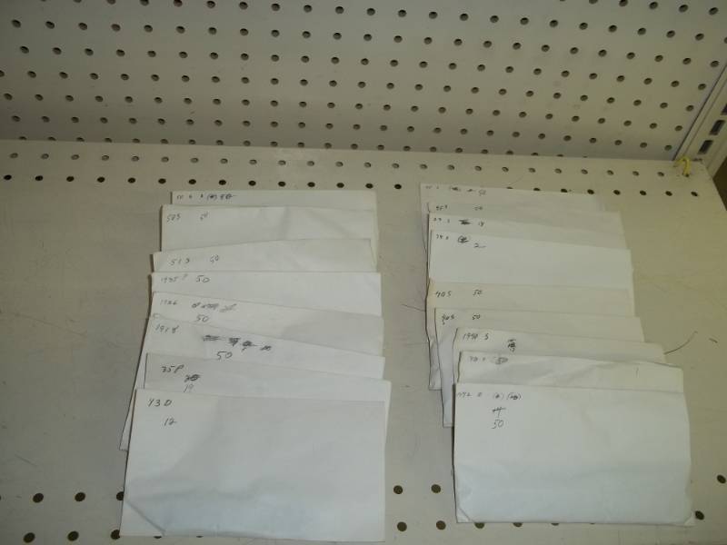 lot 80 image: 600  Pennies assorted Years