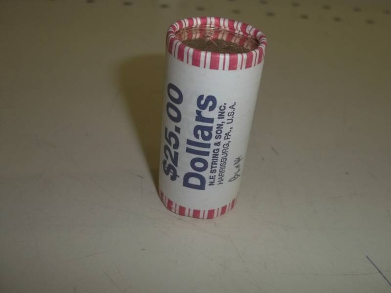 lot 81 image: Roll 25$ George Washington Dollars