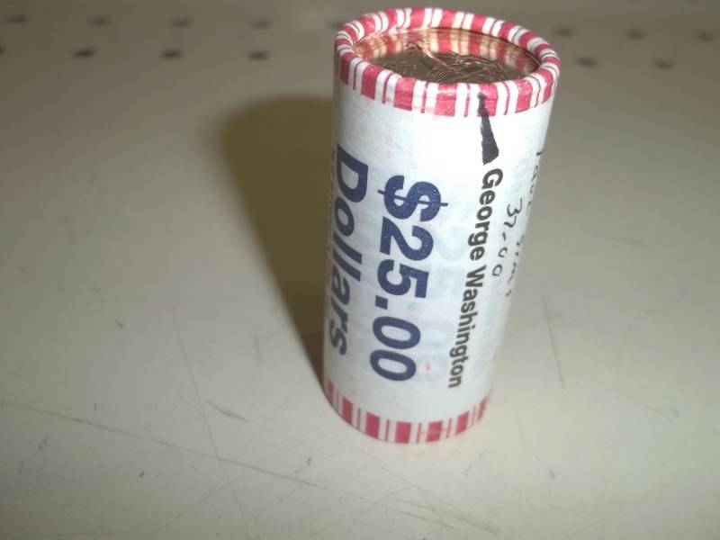 lot 82 image: Roll 25$ George Washington Dollars