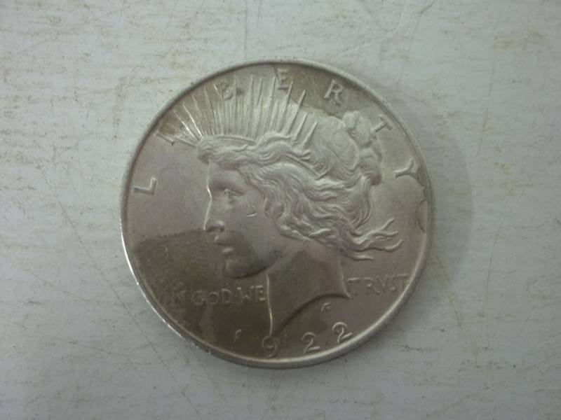lot 106 image: 1922 Peace Silver Dollar %90 silver