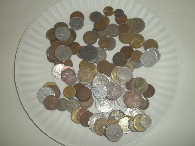 lot 119 image: Assorted foreign coins