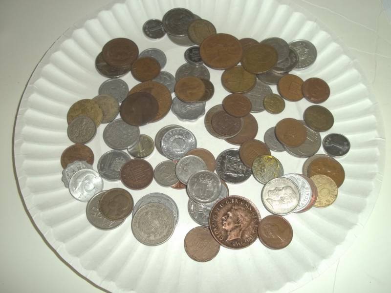 lot 121 image: Assorted foreign coins