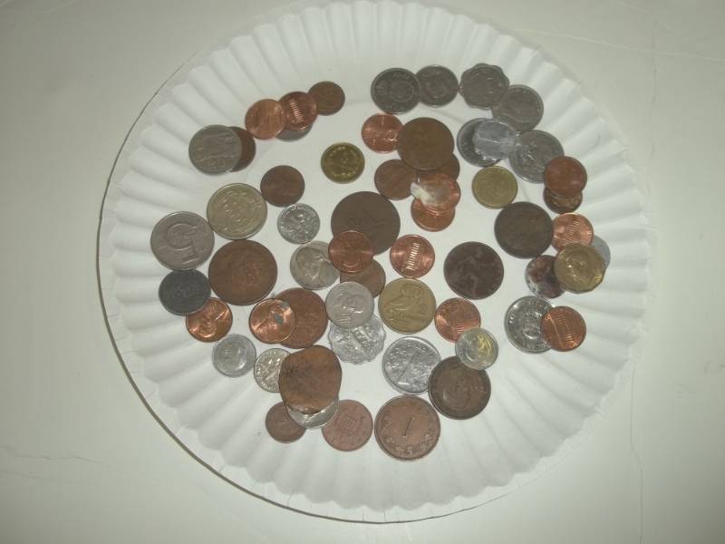 lot 123 image: Assorted foreign coins