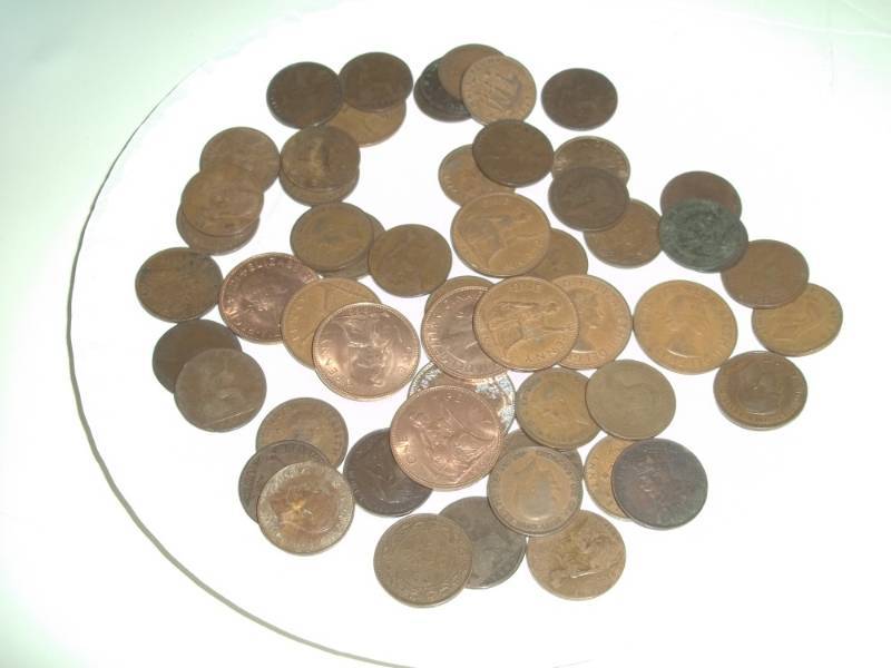 lot 127 image: Assorted foreign coins