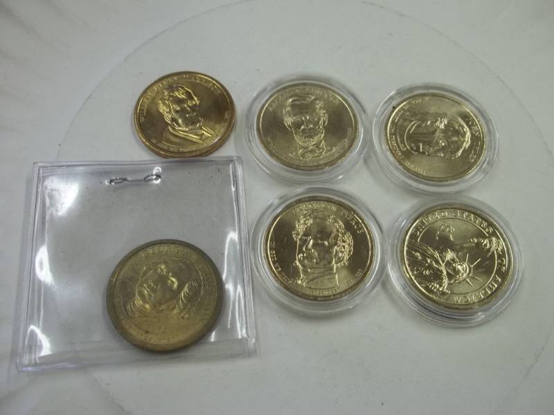 lot 155 image: 6 Presidential Dollar coins 4 in plastic cases
