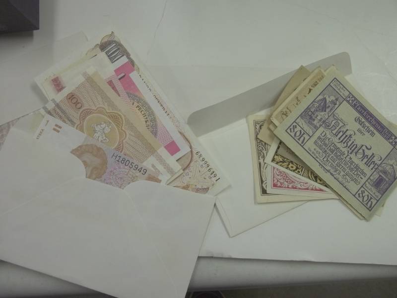 lot 184 image: Approximately 50 assorted foreign currency bills