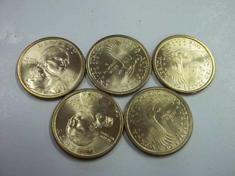 lot 192 image: 5 Sacagawea Dollar coins