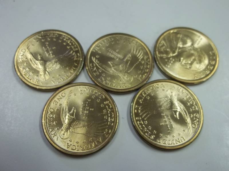 lot 193 image: 5 Sacagawea Dollar coins