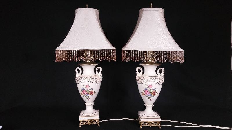 lot 4 image: Pair of Porcelain Urn Lamps with Beaded Shades