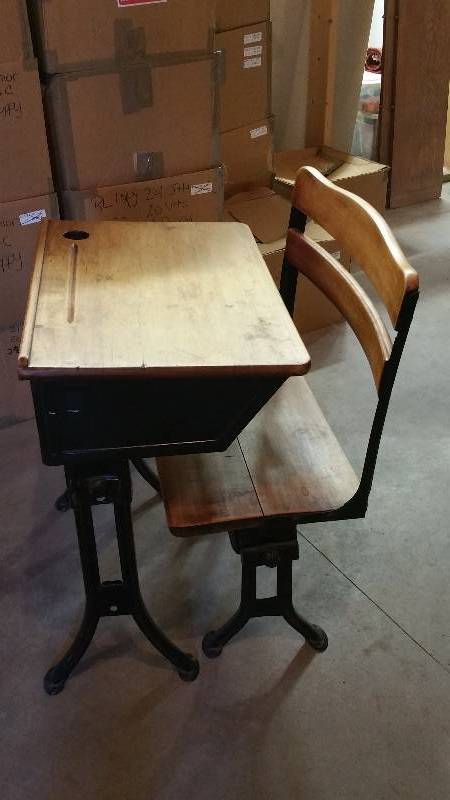 lot 33 image: Vintage School Desk