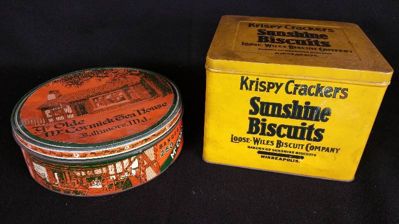 lot 46 image: Vintage Biscuit & Tea Tins
