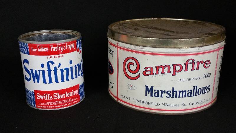 lot 49 image: Vintage Shorting & Marshmallow Tins