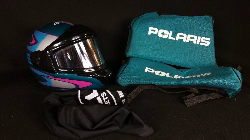 lot 61 image: Polaris Helmet With Saddle Bags - Medium