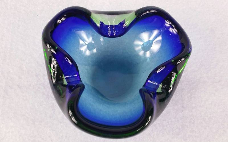 lot 79 image: Beautiful Murano Bowl Ashtray Dish Blue & Emerald Green Mid Century Art Glass