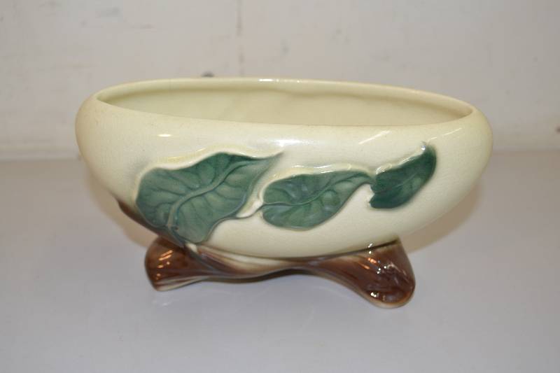 lot 3 image: Royal Copley Planter