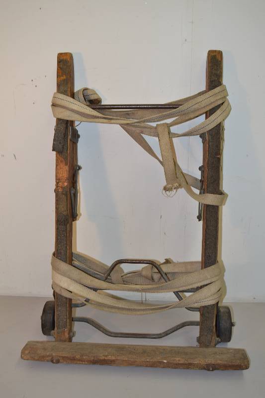 lot 9 image: Vintage Appliance Cart - DO NOT BID ON THIS LOT, TO BE SOLD WITH LOT 8