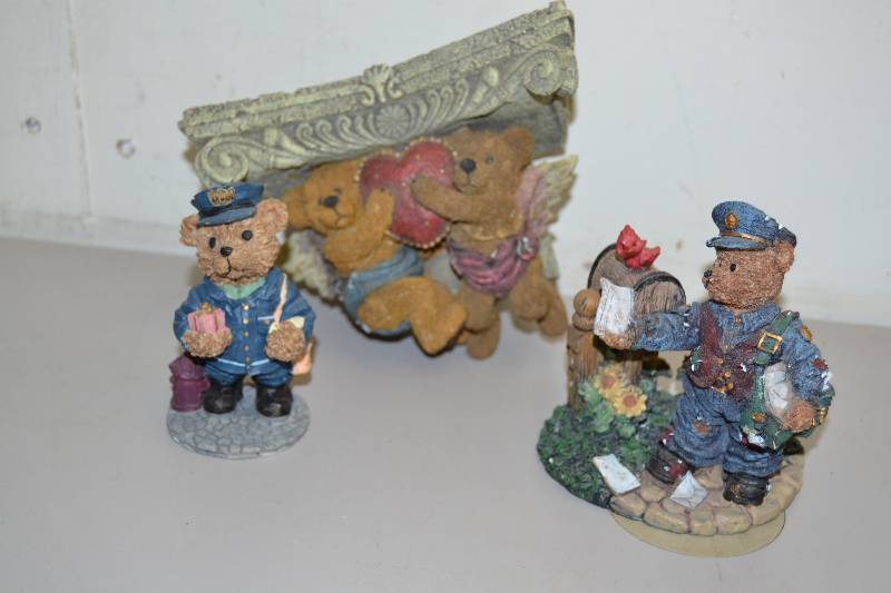lot 18 image: Boyds Bears and Friends