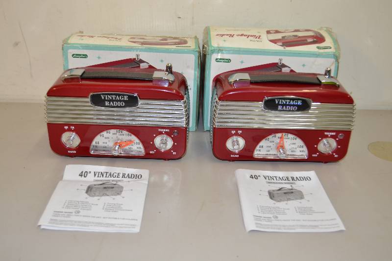lot 31 image: Portable Radios