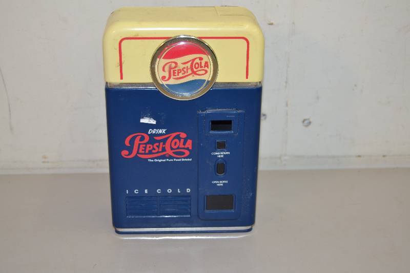 lot 40 image: Pepsi Coin Bank