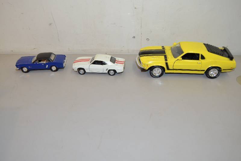 lot 48 image: Model Cars