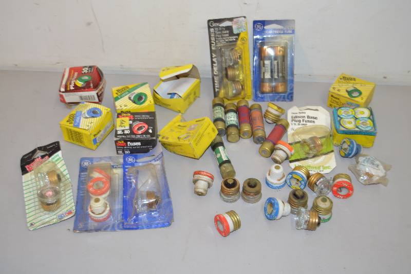 lot 60 image: Fuses
