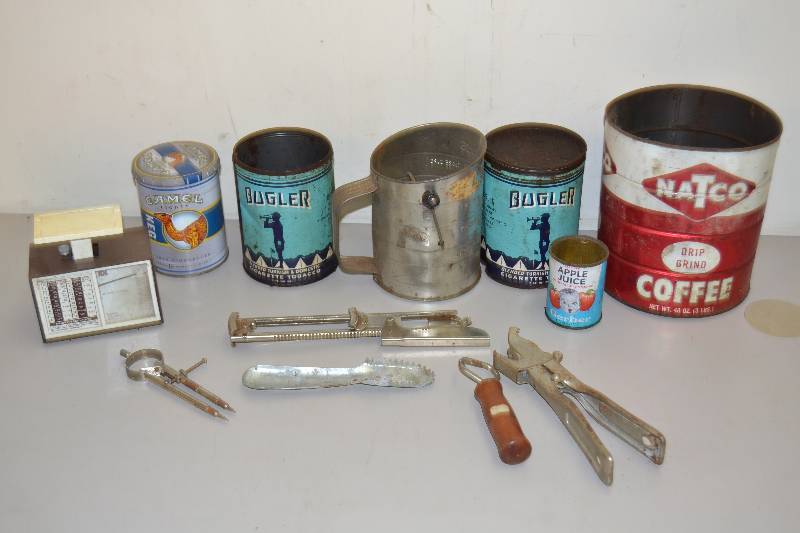 lot 61 image: Vintage Tins, Flour Sifter