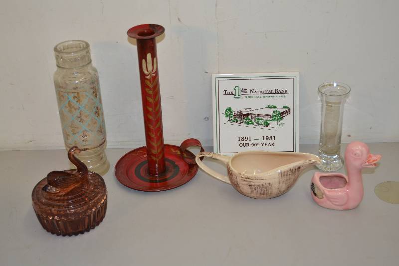 lot 64 image: Home Decor