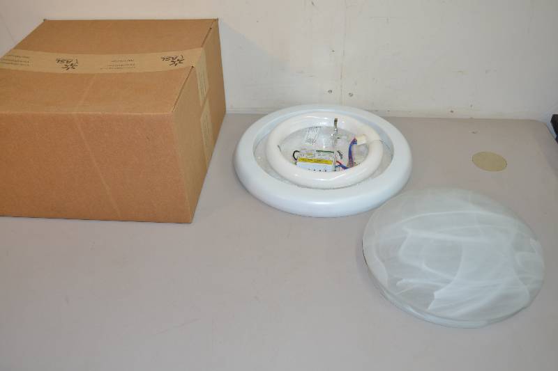 lot 83 image: Ceiling Lights