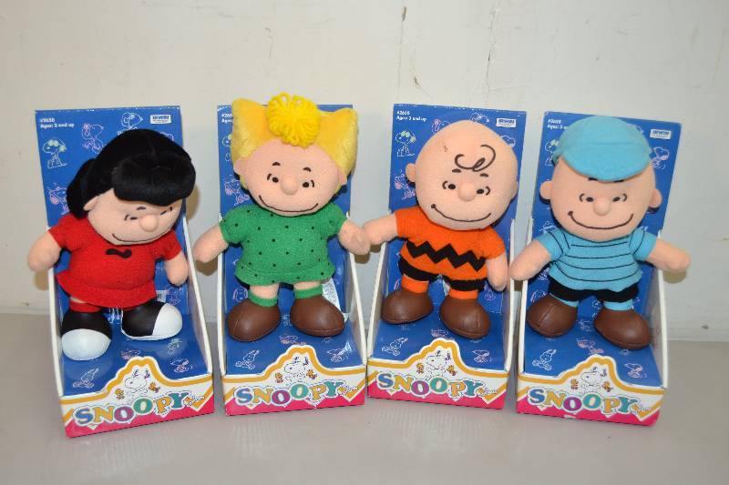 lot 84 image: Peanuts Gang