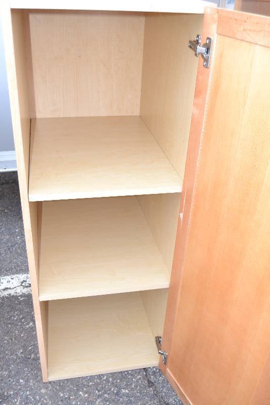 lot 105 image: Kitchen Cabinet