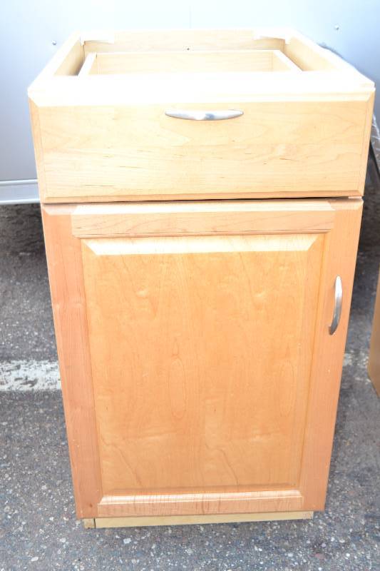 lot 108 image: Kitchen Cabinet