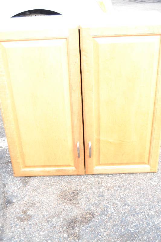lot 110 image: Kitchen Cabinet