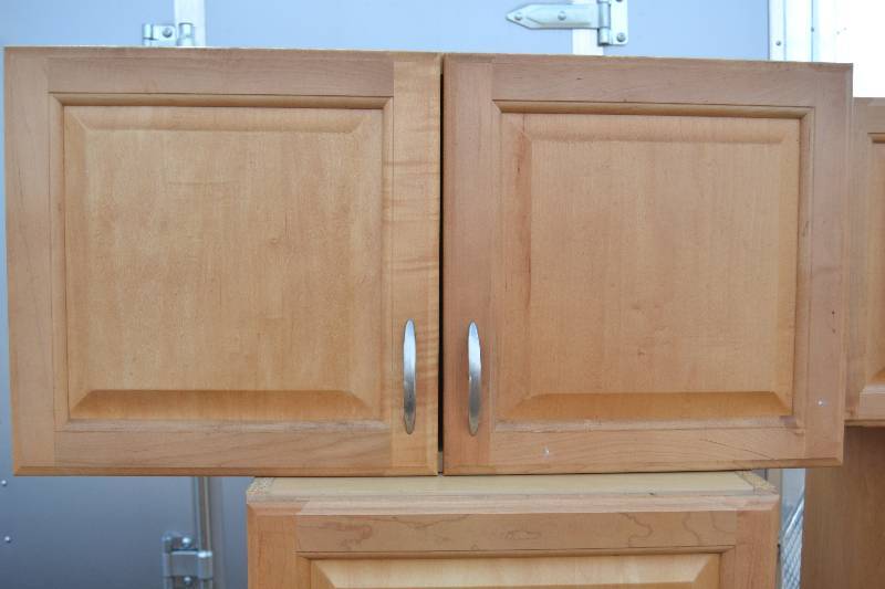 lot 111 image: Kitchen Top Cabinet