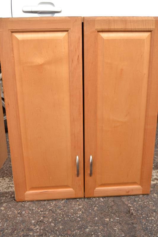 lot 113 image: Kitchen Cabinet