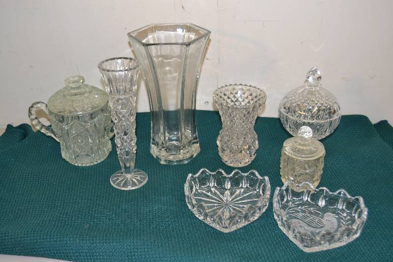 lot 119 image: Glassware
