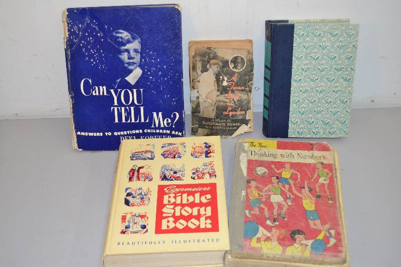 lot 128 image: Vintage Books