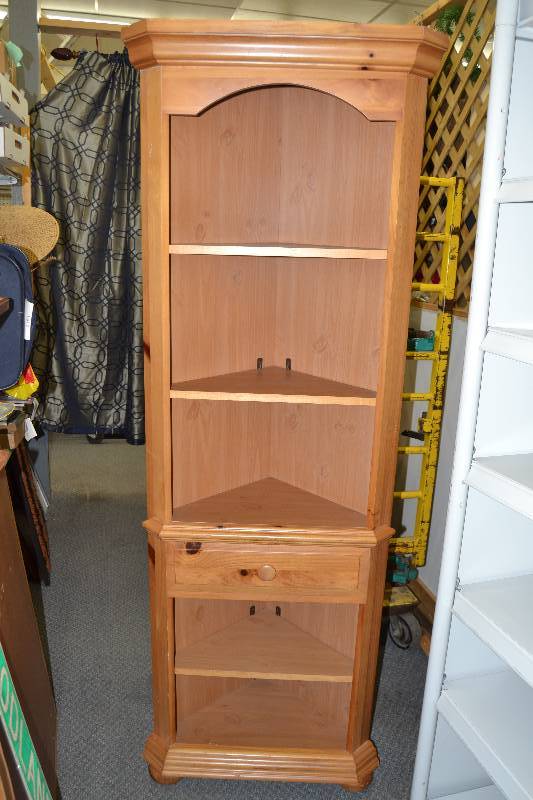 lot 141 image: Corner Shelf